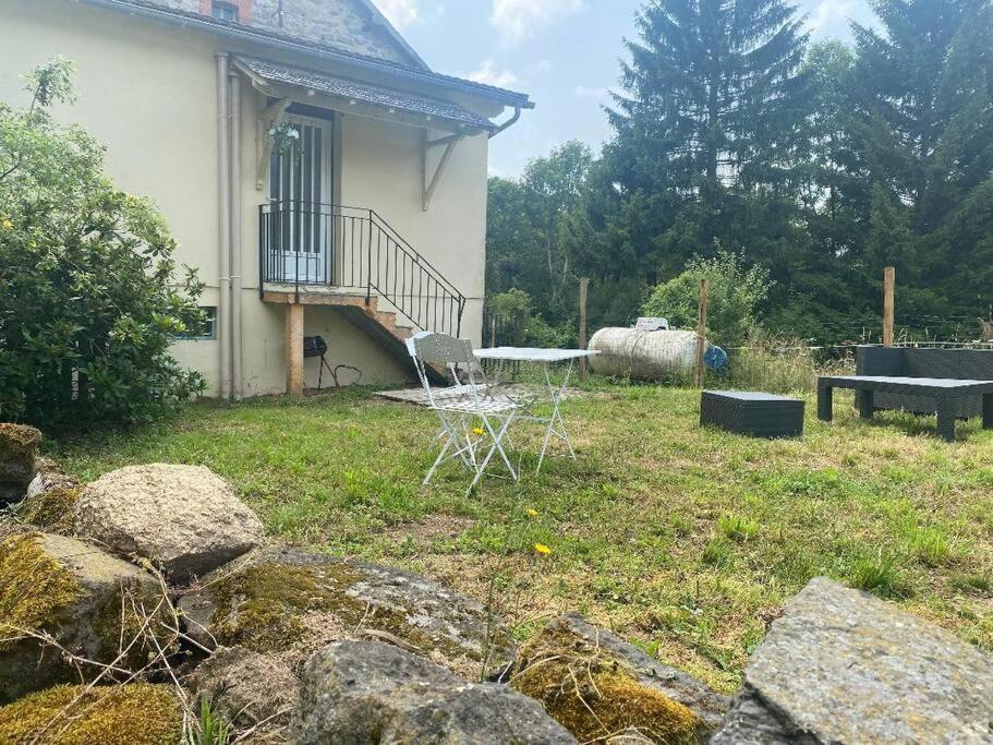 Petite Maison En Auvergne Giat ภายนอก รูปภาพ
